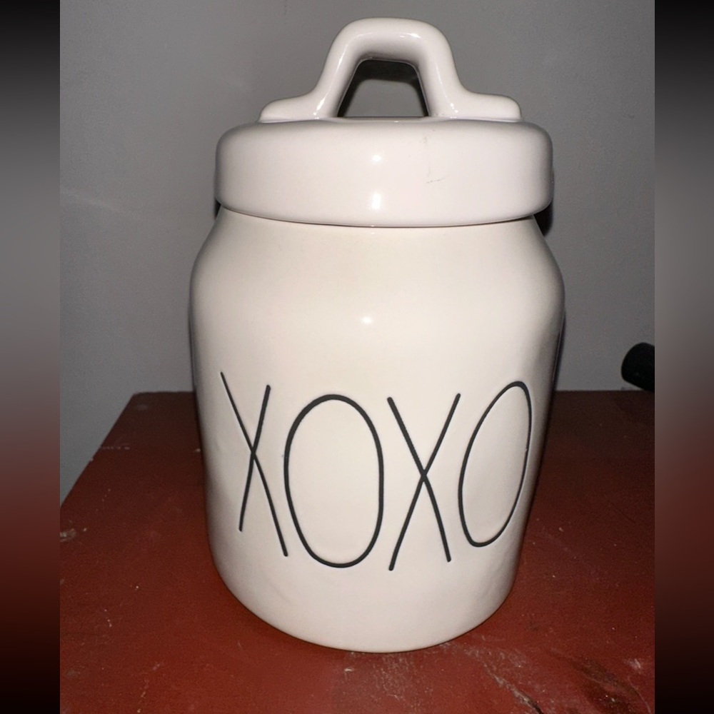 Rae Dunn Artisan Collection By Magenta XOXO Canister White RARE HTF RETIRED NWOT